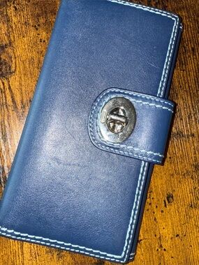 Coach Vintage Turnlock Wallet